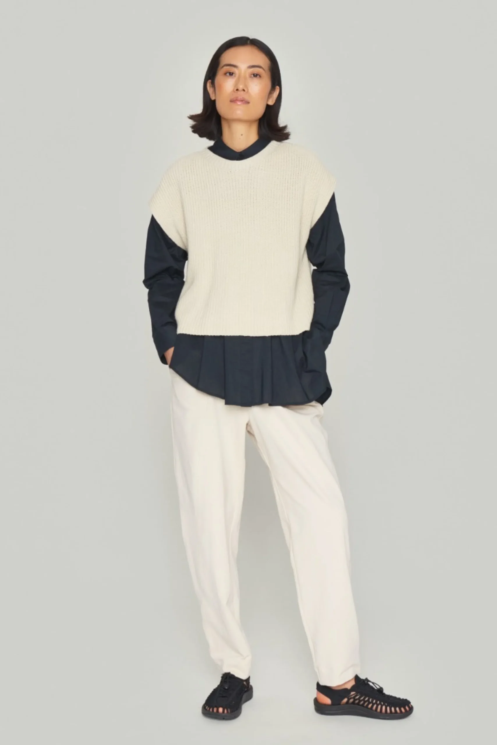 Bluser | Strik<BITTE KAI RAND Kareshi bluse med rund hals BLACK